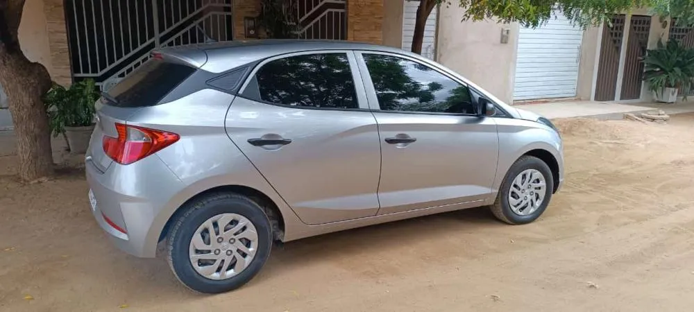 Vende-se carro HB 20 Sense 2020 modelo 2021 em Floresta, PE