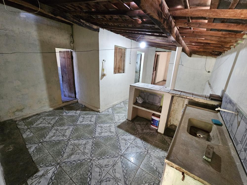 Vende-se casa no bairro Santa Rosa em Floresta, PE