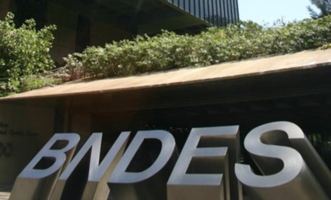 Operações de renegociação de dívidas podem ser feitas com os 55 agentes financeiros públicos e privados que operam com recursos do banco (Foto: (Divulgação/BNDES)) 