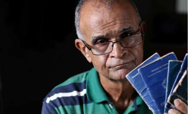 Ex-metalúrgico Paulo Ronaldo tem 62 anos, trabalha desde os 13 e não consegue se aposentar Foto: Ed Machado/Folha de Pernambuco