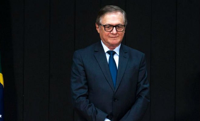Ministro Vélez Rodríguez repete em carta bordões da campanha de Bolsonaro (Agência Brasil) 
