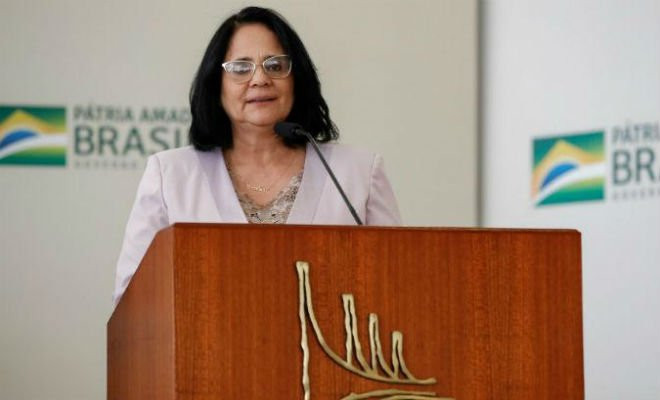 Damares alega que está cansada e precisa cuidar da saúde, que anda debilitada Foto: Alan Santos/PR