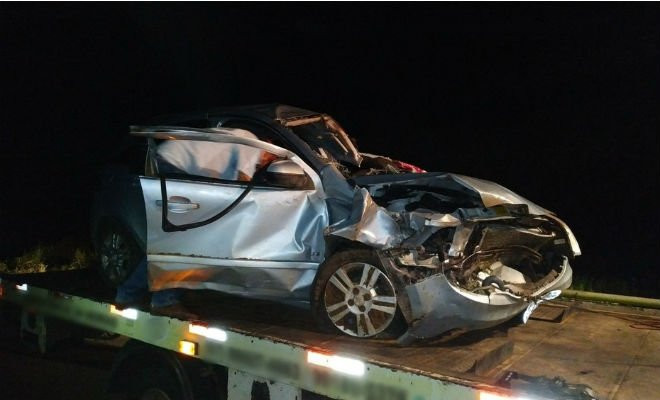Carro capotou na PE-280 e deixou uma pessoa morta e cinco feridas — Foto: Reprodução/Eduardo Azevedo/Mídia em Ação 