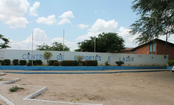 A vítima estava fazendo aula de natação no Centro de Esportes e Lazer de Petrolina — Foto: Emerson Rocha 