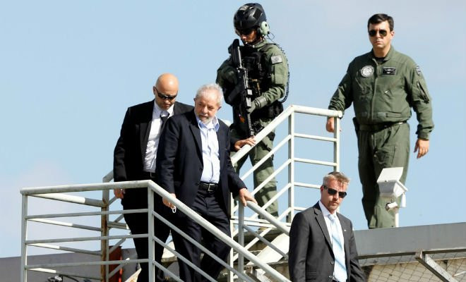 O ex-presidente Lula, em março deste ano, na Superintendência da Polícia Federal em Curitiba (PR) — Foto: Rodolfo Buhrer/Reuters 