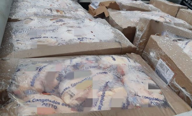 Carnes apreendidas em Serra Talhada — Foto: Polícia Rodoviária Federal/Divulgação