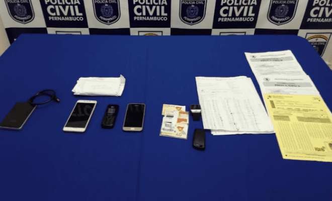Material apreendido com os suspeitos. (Foto: Polícia Civil/Divulgação) 
