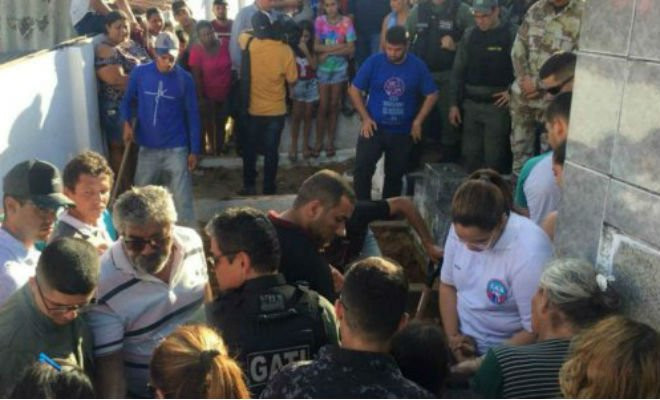 Soldado foi enterrado nesta terça-feira - Foto: Reprodução/TV Jornal 