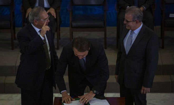 Bolsonaro cria comitê de monitoramento para garantir quebra do monopólio da petrobras no setor de gás. Foto: Daniel Marenco / Agência O Globo 