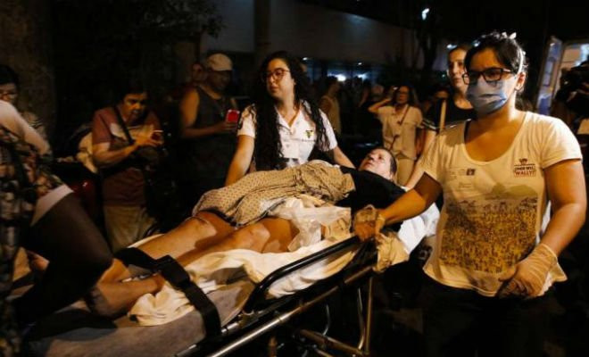 Incêndio: pacientes são retirados às pressas de hospital (Fernando Frazão/Agência Brasil) 