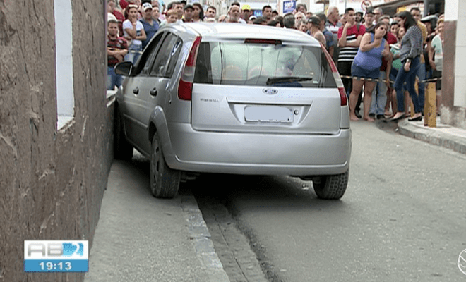 Crime aconteceu na tarde desta sexta-feira (19) em Caruaru — Foto: Reprodução/TV Asa Branca 