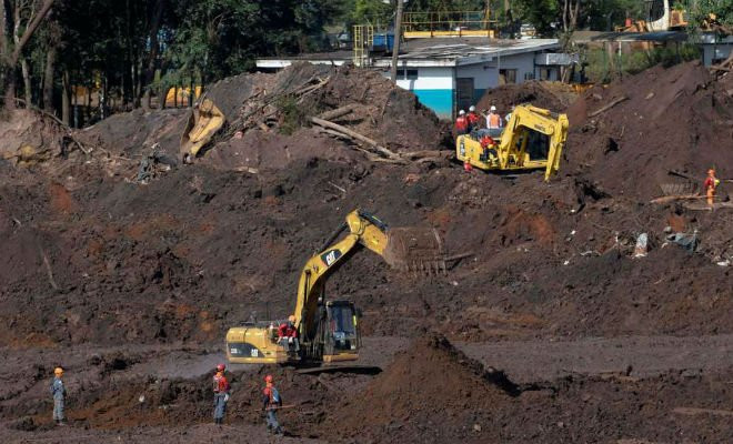 Bombeiros trabalham em busca de vítimas de tragédia de Brumadinho 10/02/2019 REUTERS/Washington Alves | Foto: Reuters