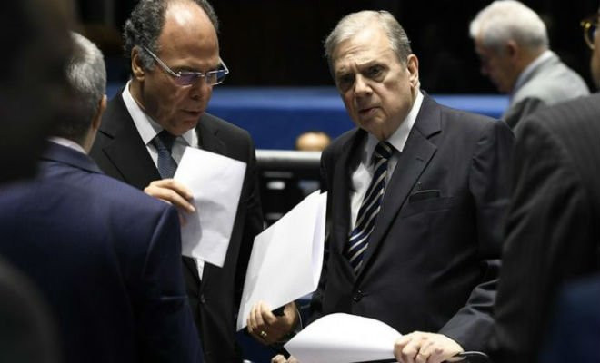 O relator da Previdência no Senado, Tasso Jereissati (PSDB-CE), e o líder do governo no Senado, Fernando Bezerra Coelho (MDB-PE). 