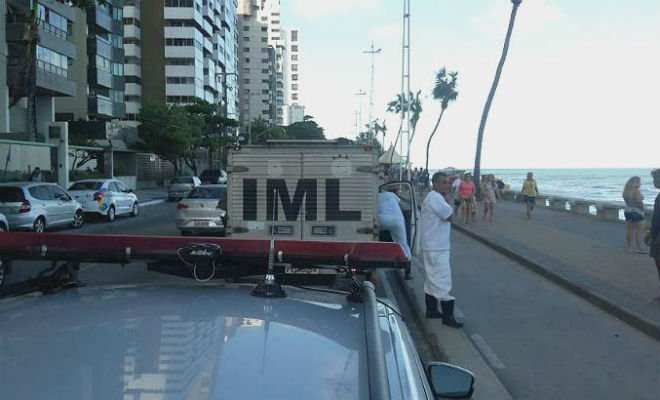 Corpo da vítima fatal foi recolhido para o IML do Recife | Foto: Leonardo Baltar/TV Jornal
