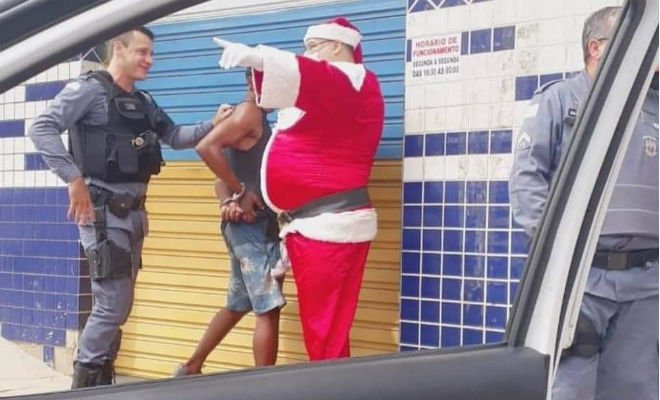 Papai Noel policial prendeu suspeito em Colatina, ES — Foto: Divulgação/Instagram/Sddscolatina 