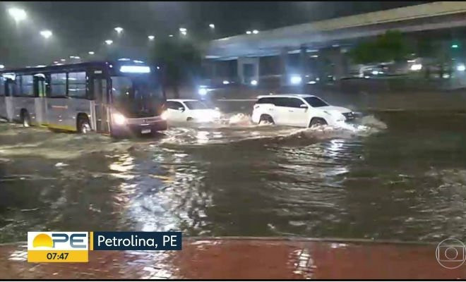 Chuva em Petrolina causa estragos e preocupa moradores 
