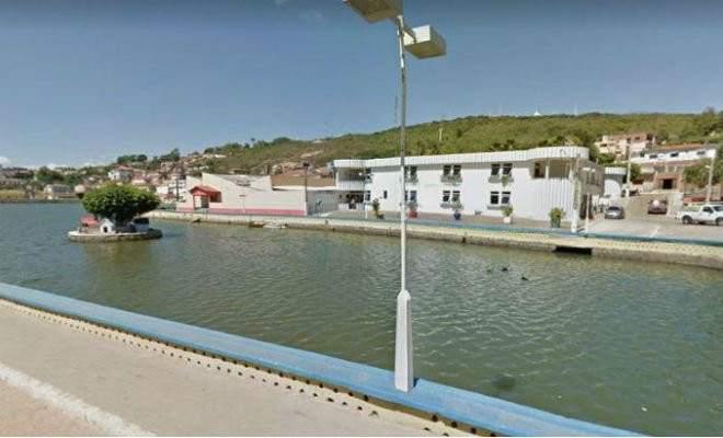 A carga horária semanal varia de 20 a 40 horas, dependendo do vaga preenchida pelo candidato | Foto: Reprodução/Google Street View