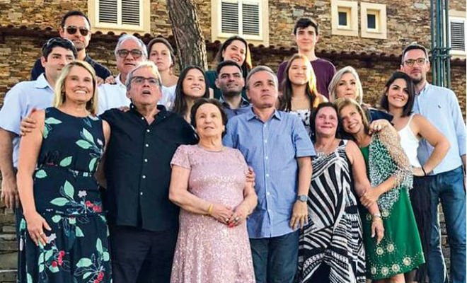 ANTES DA TEMPESTADE - O testamento foi aberto cerca de uma hora e meia após o enterro: a mulher, Rose, não foi contemplada | Reprodução/Instagram