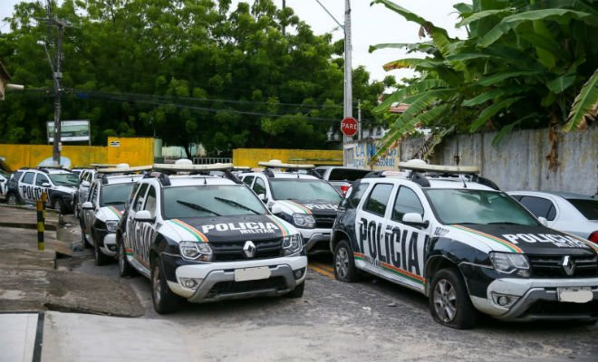 Policiais paralisados e amotinados em batalhões no Ceará, em imagem de 27 de fevereiro — Foto: Camila Lima/SVM 