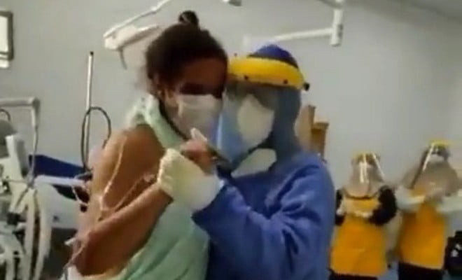 Médico dança 'Asa Branca' com paciente de Covid-19 no Sertão de Pernambuco e vídeo viraliza — Foto: Reprodução internet 