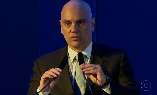 Ministro Alexandre de Moraes suspende indicação de Ramagem para a PF 