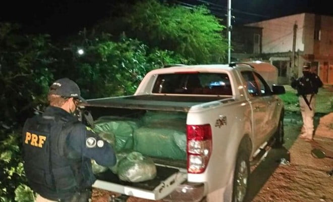 Droga encontrada dentro de carro pela PRF — Foto: Polícia Rodoviária Federal/Divulgação 