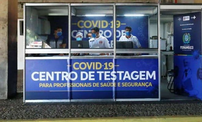 Centros de testagem, do governo de Pernambuco, funcionam diariamente na sede do Cefospe e no Centro de Convenções, atendendo profissionais das áreas de saúde e segurança - FOTO: Hélia Scheppa/SEI 