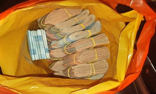 Três homens são presos em flagrante com R$100 mil reais sem comprovação em Belém do São Francisco — Foto: PRF 