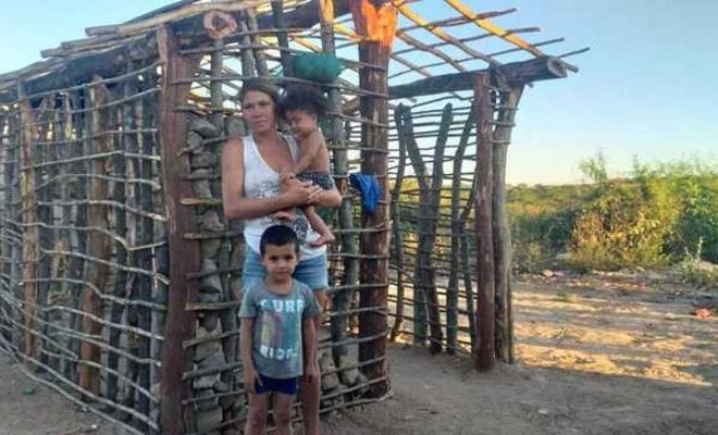 Crianças são registradas como filhos de mãe solteira/Daniel Tertuliano/Record TV 