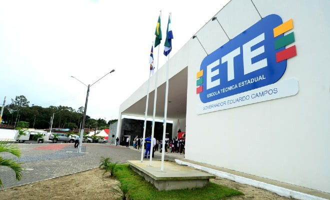 Escola Técnica Governador Eduardo Campos, em São Lourenço da Mata, no Grande Recife, é uma das unidades autorizadas a funcionar — Foto: Alyne Pinheiro/Secretaria Estadual de Educação/Divulgação 