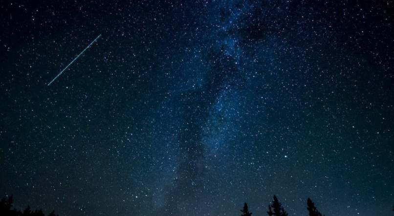 As chuvas de meteoros ocorrem quando a Terra passa pelo rastro de detritos empoeirados deixados por um cometa - FOTO: NEALE LASALLE/PEXELS 