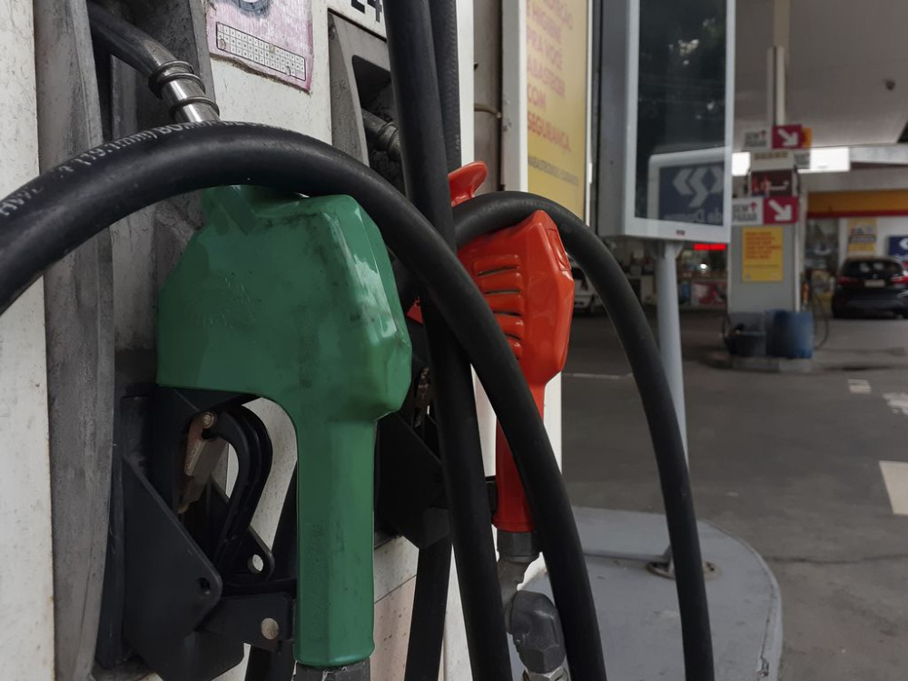 Petrobras reajusta em 12% o preço da gasolina nas refinarias a partir desta quinta-feira