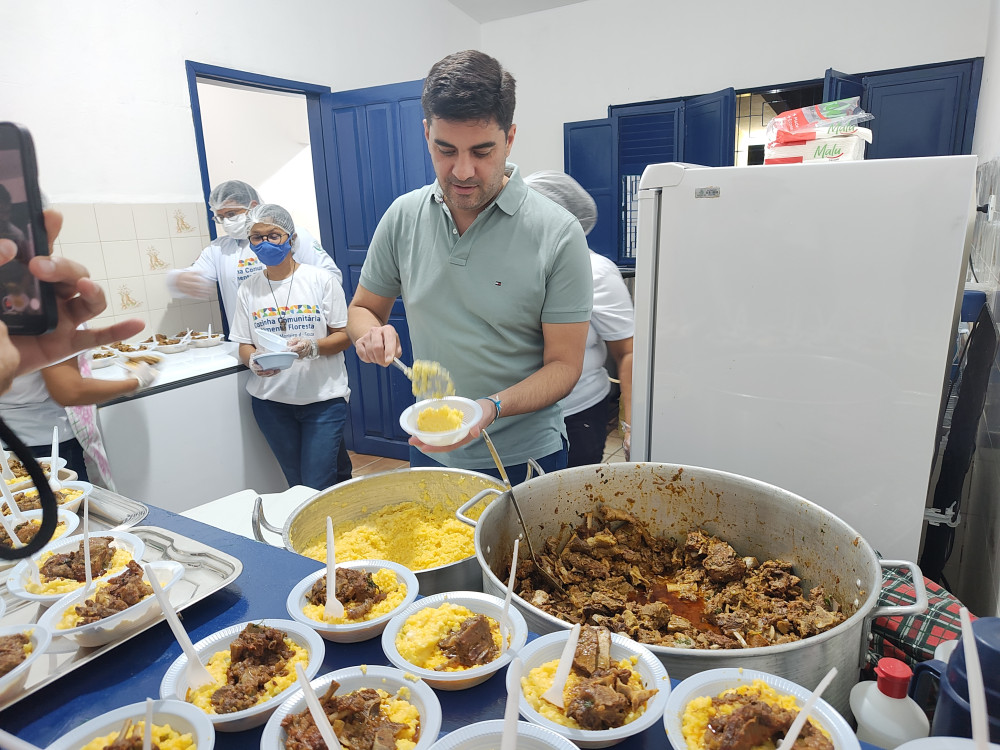 Prefeita Rorró Maniçoba inaugura primeira Cozinha Comunitária de Floresta, PE