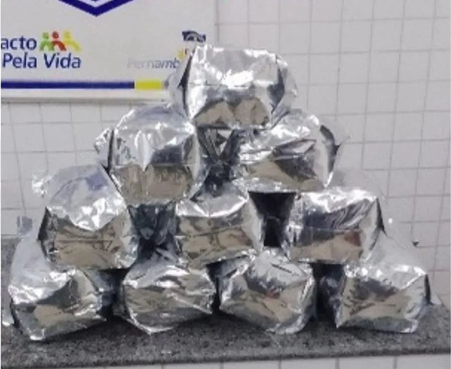 Homem é preso com mais de 10 kg de maconha durante abordagem em Floresta