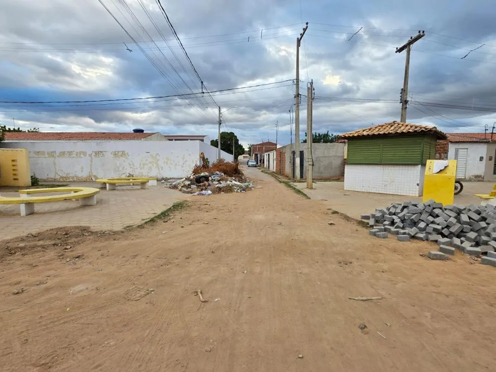 Blog do Elvis rebate nota da Prefeitura e reafirma denúncia sobre obra na Praça da Cohab