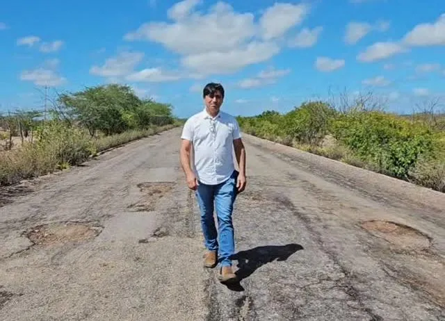 Prefeito anuncia início das obras de recapeamento da PE-422 em Itacuruba