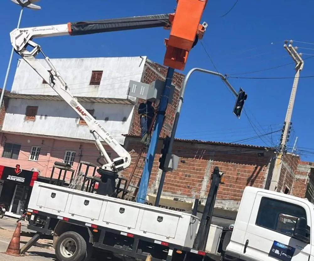 Instalação de câmeras de videomonitoramento é retomada em Floresta