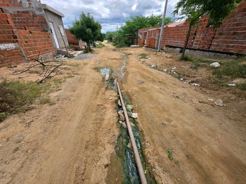Moradores cobram iluminação pública, coleta de lixo e abastecimento de água em Floresta