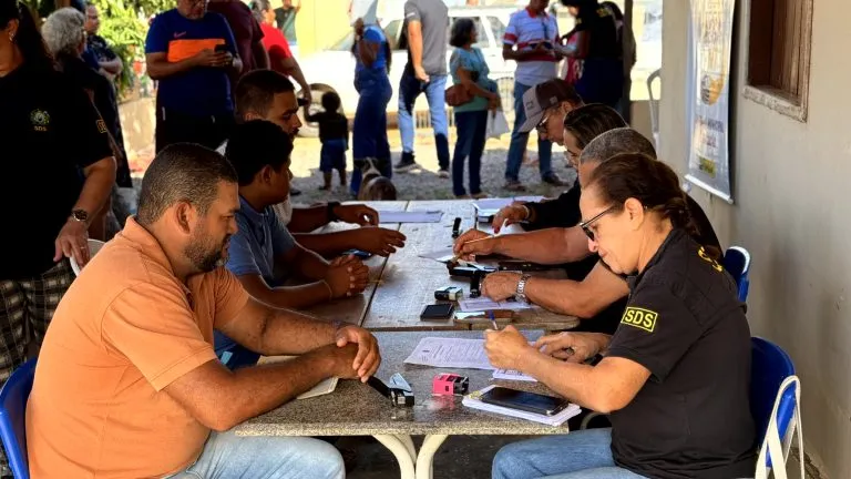 Programa Chega Junto leva serviços públicos à comunidade rural de Floresta, PE