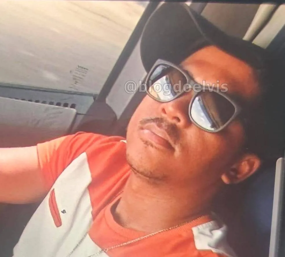 Motorista florestano sobrevive a grave acidente após carreta tombar na PE-635