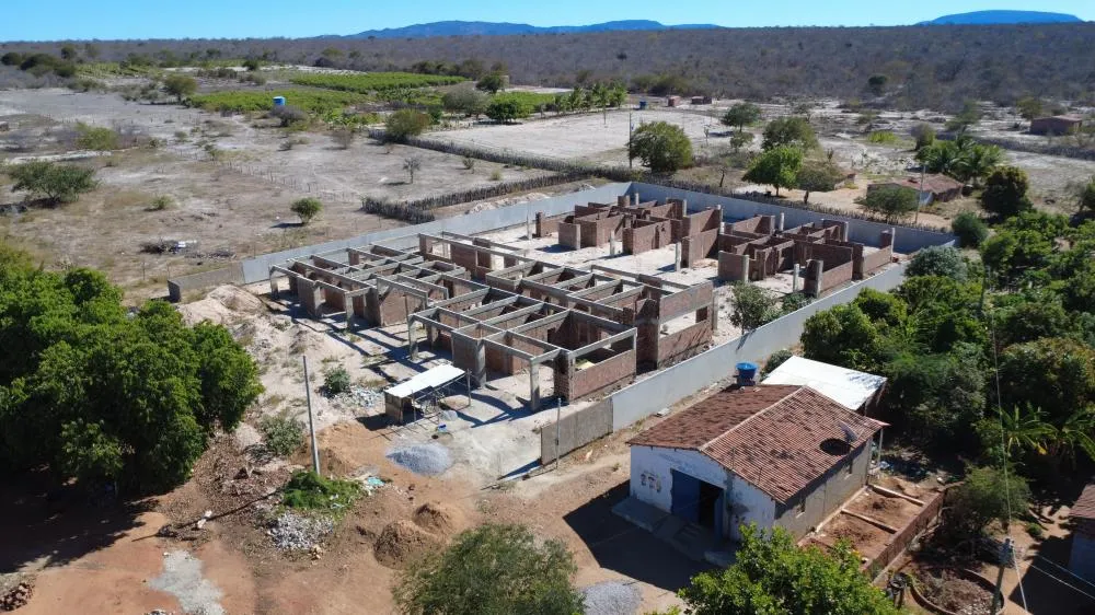 Empresa paralisa construção de creche de R$ 4,7 milhões em Carnaubeira da Penha