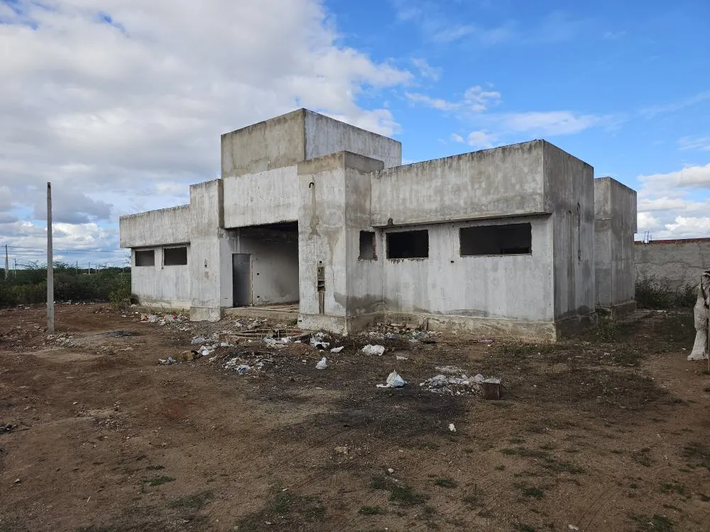 Prefeitura abre licitação para concluir três UBS inacabadas em Floresta, PE