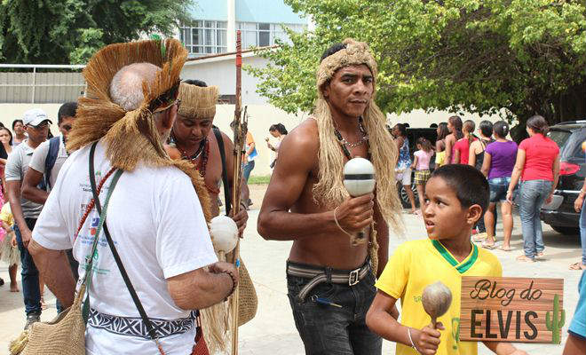 manifestacao indios na gerencia regional de educacao em floresta pernambuco (6)