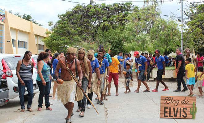 manifestacao indios na gerencia regional de educacao em floresta pernambuco (9)